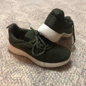 Fashion Nova size 5 sneakers